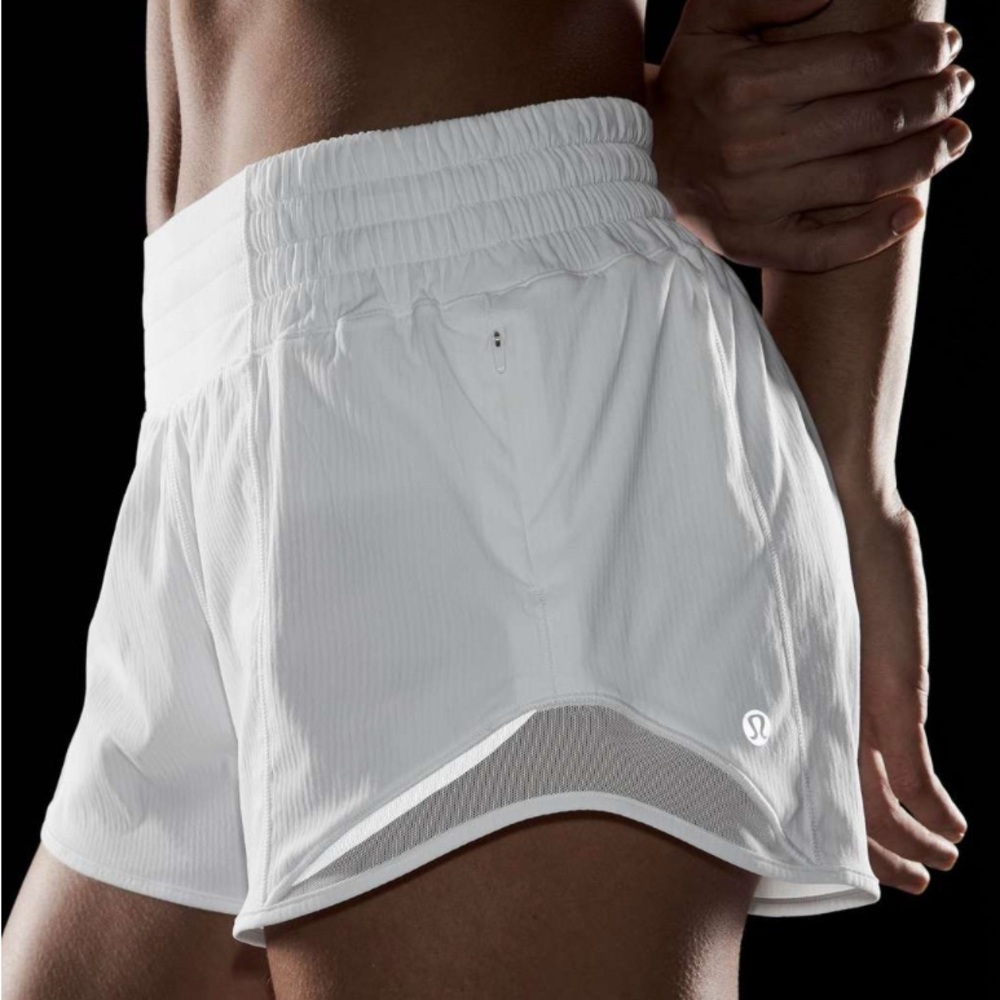 Lululemon Hotty Hot High-Rise Lined Short 2.5"